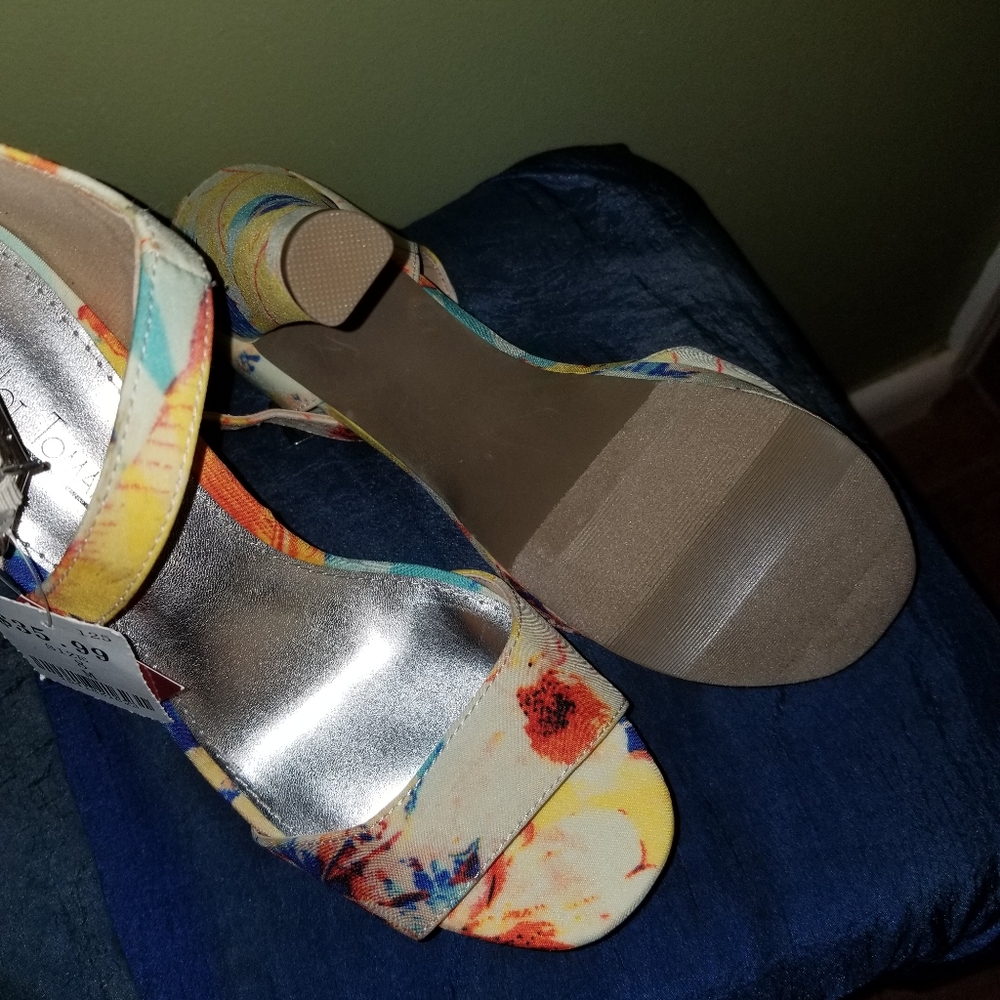 Platform Heels - Picture 3 of 3